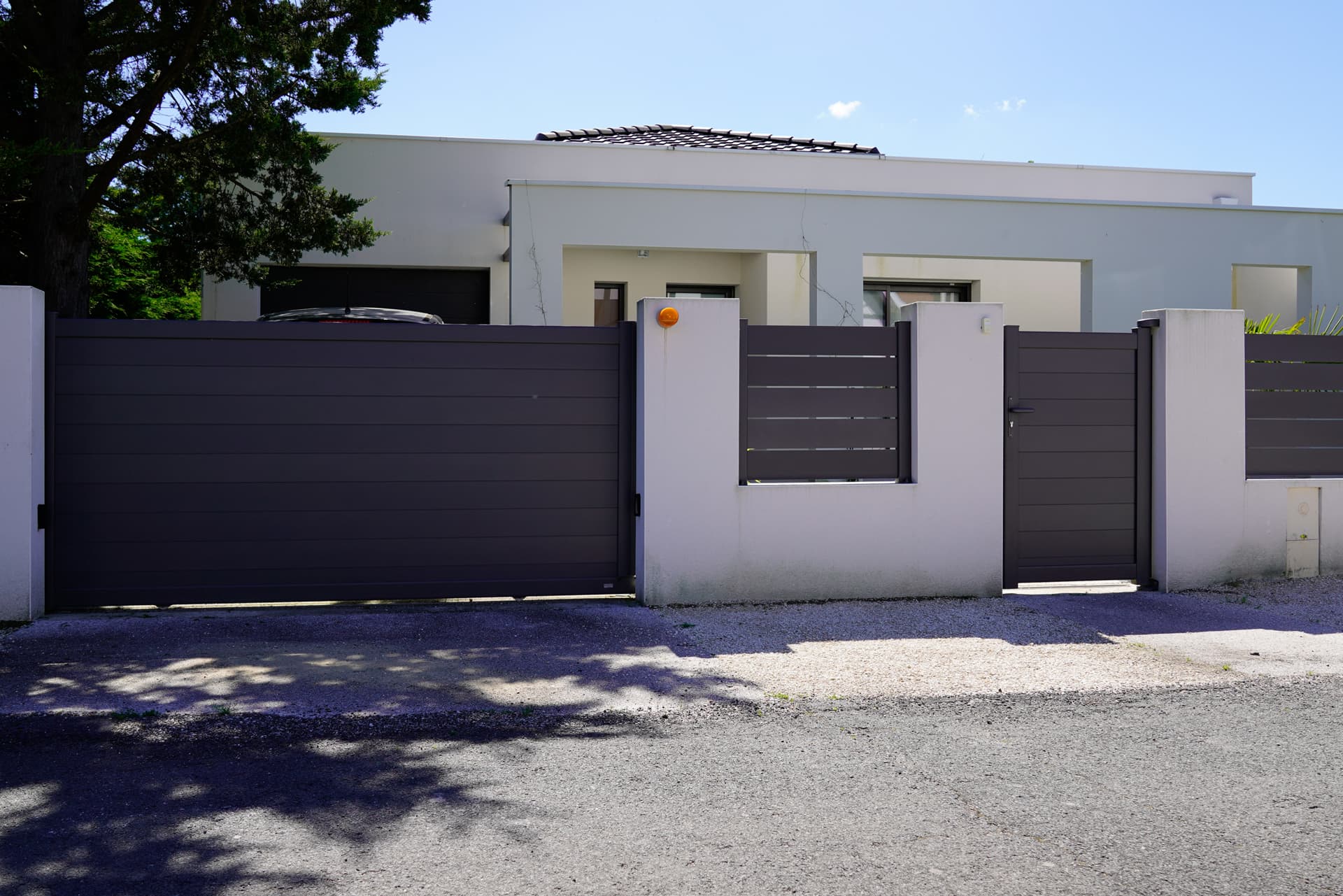 Elíjanos para instalar o reparar su puerta de garaje en Vilagarcía