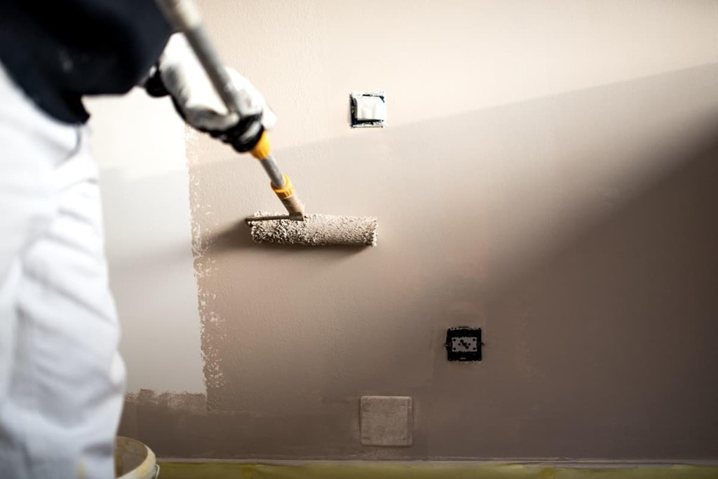 Renueve la pintura de su hogar para empezar el año con energía